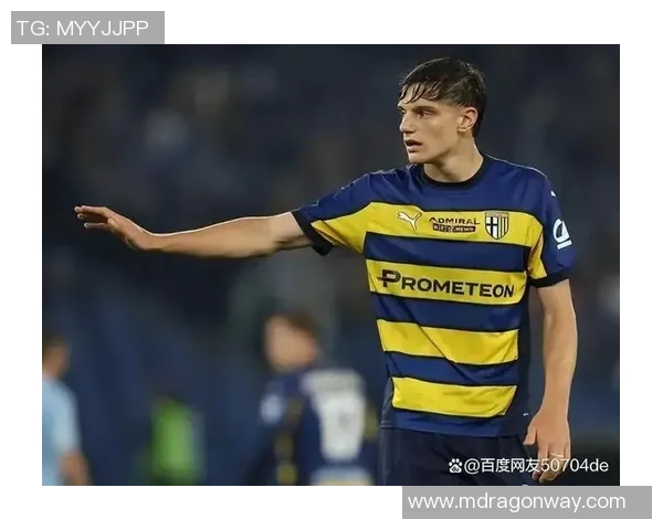 足球场上帅气的足球明星们他们的魅力如何征服全球球迷